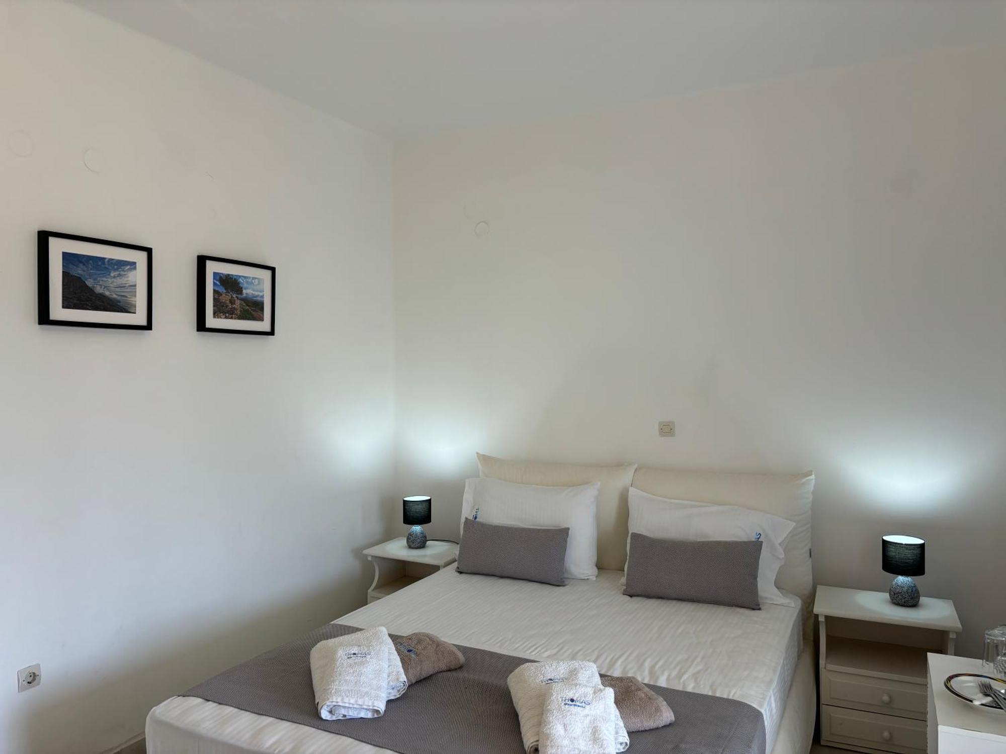 Thomas Apartments Katapola - Chora Luaran gambar