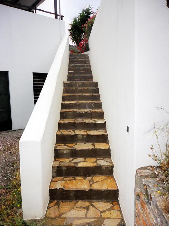 Thomas Apartments Katapola - Chora Bilik gambar
